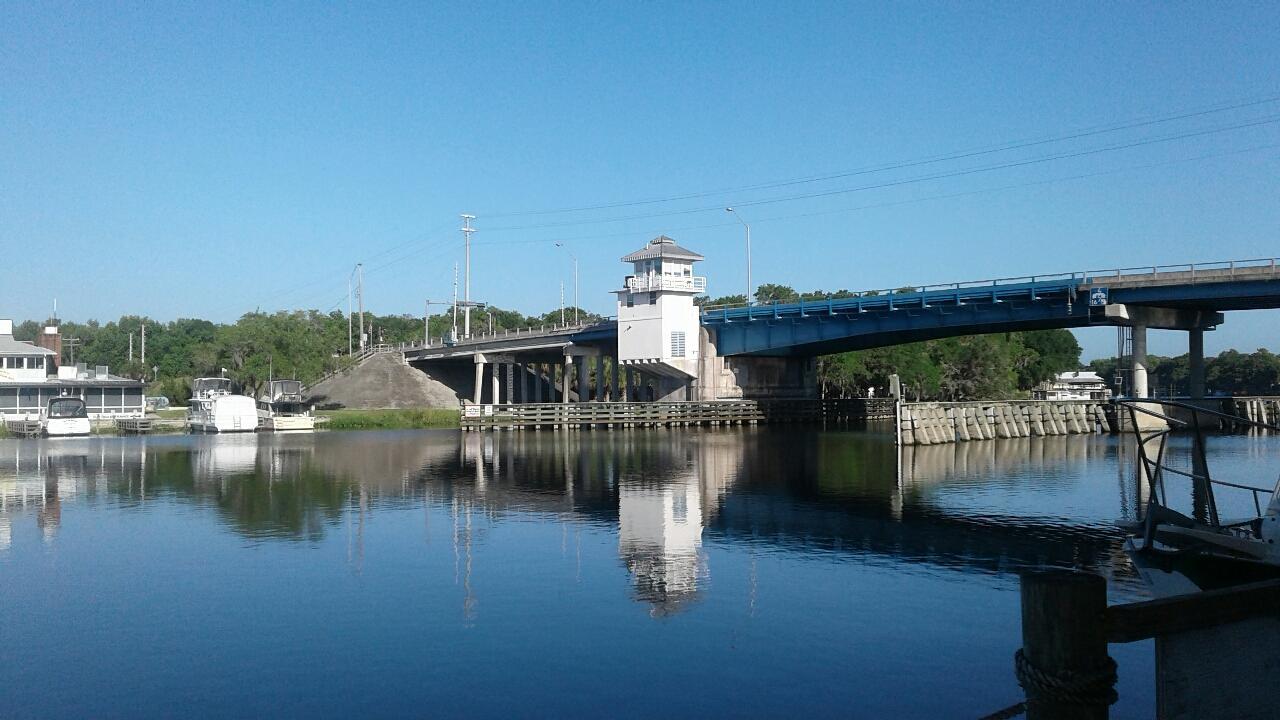 Big River Marina & Lodge Astor Екстериор снимка